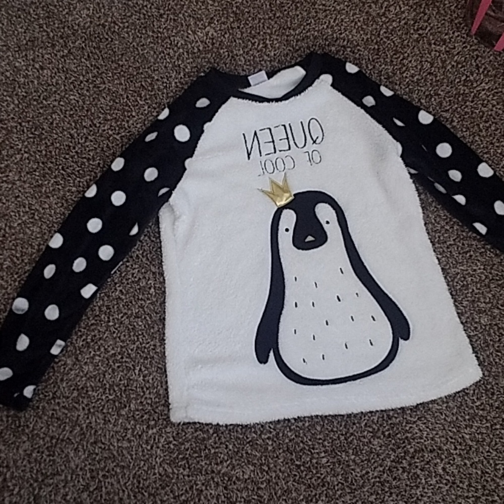 Black and white fleece sweater "Queen of Cool"